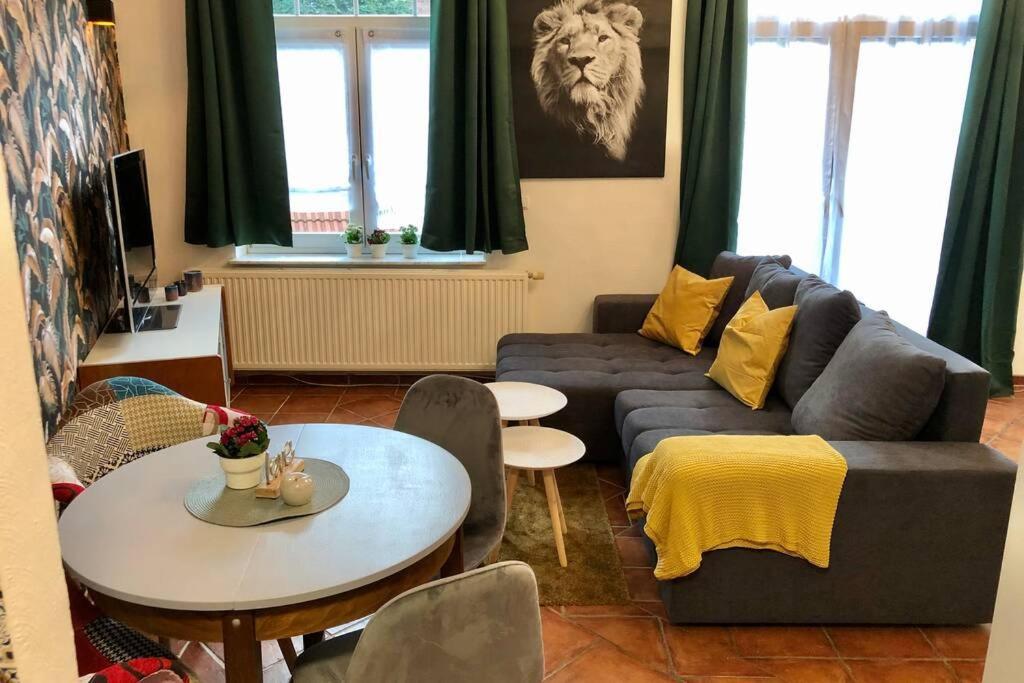 Apartment Zum Goldenen Lowen Inkl. Parkplatz & Wlan Erfurt Exteriör bild